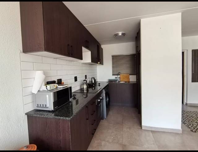 1 BEDROOM APARTMENT FOR SALE IN BEDFORDVIEW
